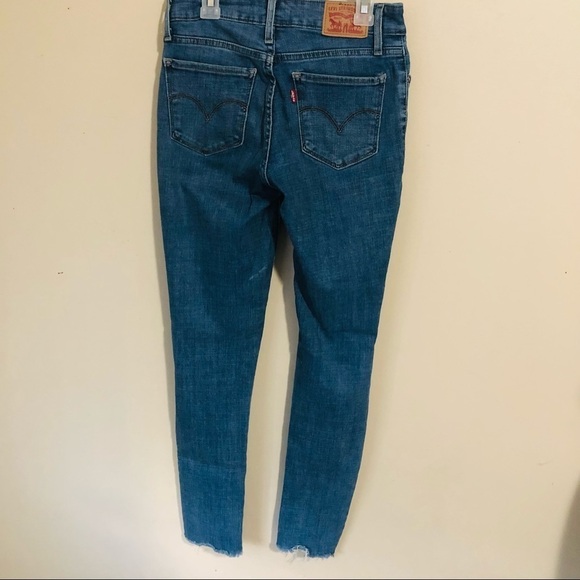 Levi’s 711 Skinny Raw Hem Distressed Jeans - Picture 4 of 7